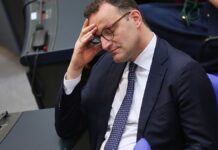 Spahn gerät in Masken-Affäre immer stärker unter Druck