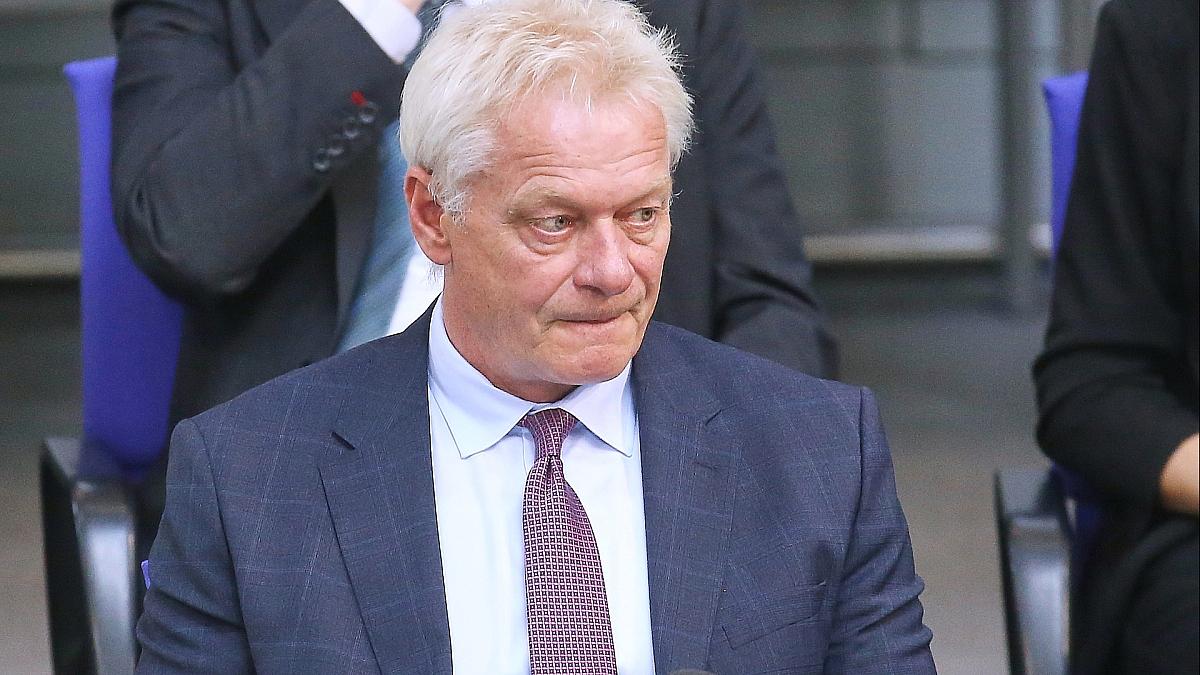 Rainer lässt Ausnahmen vom Mindestlohn weiter prüfen