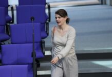 Pflegebeauftragte kündigt Modellversuche für 24-Stunden-Pflege an