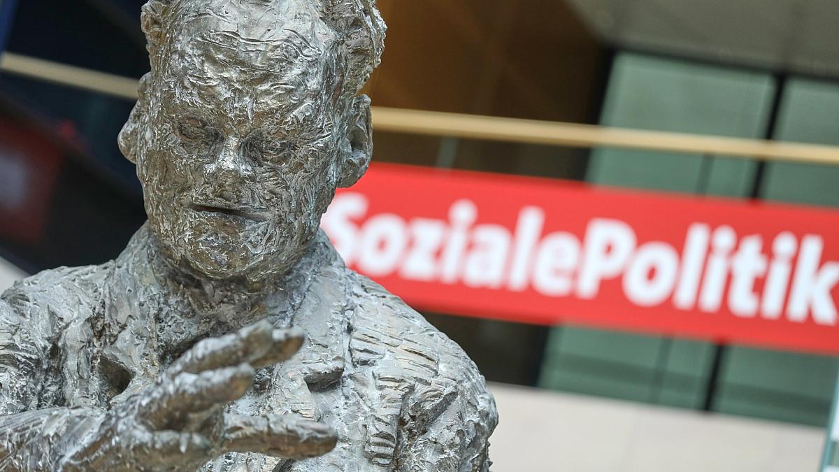 Brandt-Sohn blickt mit "Mitleid und Sorge" auf Kniefall des Vaters