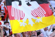 Deutsche Frauen drehen EM-Spiel gegen Dänemark – Viertelfinaleinzug