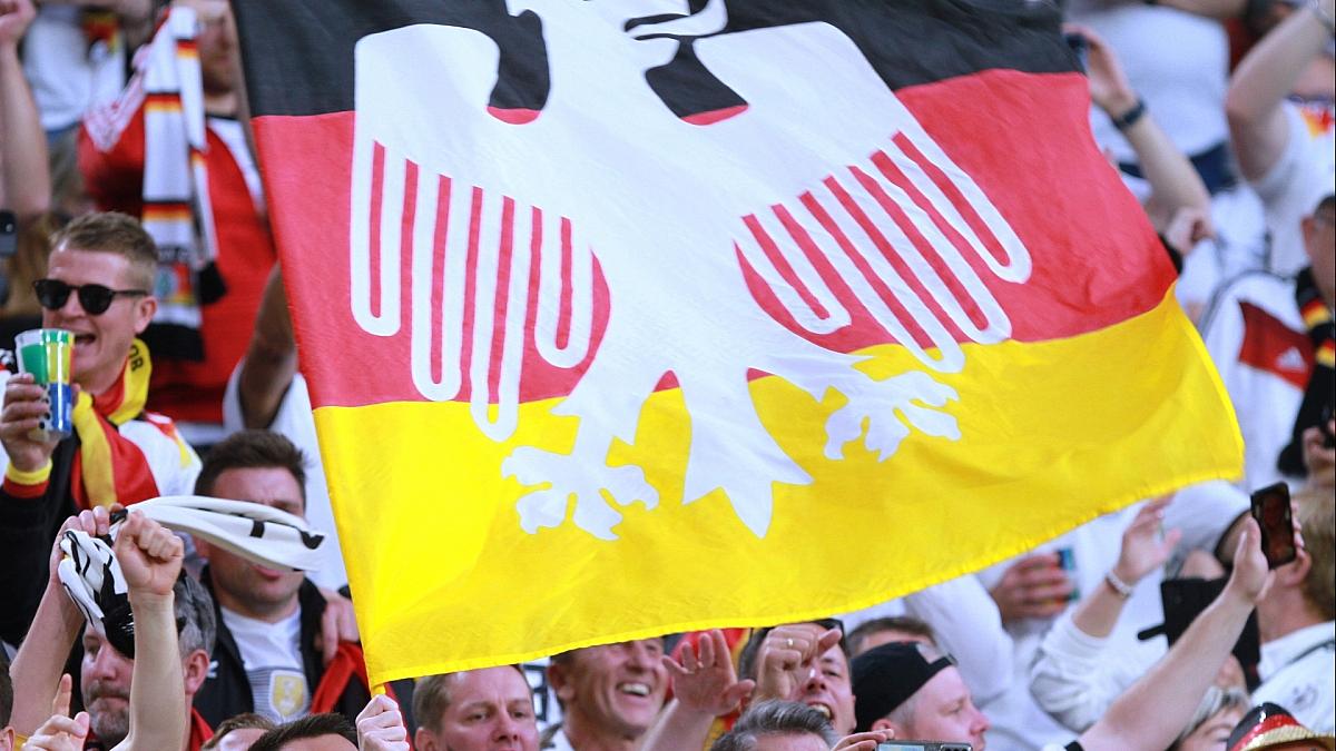 Deutsche Frauen drehen EM-Spiel gegen Dänemark - Viertelfinaleinzug