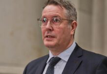 Schweitzer betont Bedeutung der grenzüberschreitenden Zusammenarbeit