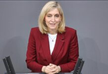 Bericht: Warken rechnet mit deutlich höheren Kassen-Beiträgen