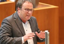 Deutschlandticket: Krischer reicht Kopplung an Inflation nicht