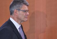 Verkehrsminister ist vor einem Monat zum letzten Mal Bahn gefahren