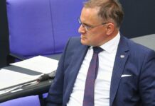 Chrupalla sieht in verschärften Benimmregeln "Professionalisierung"