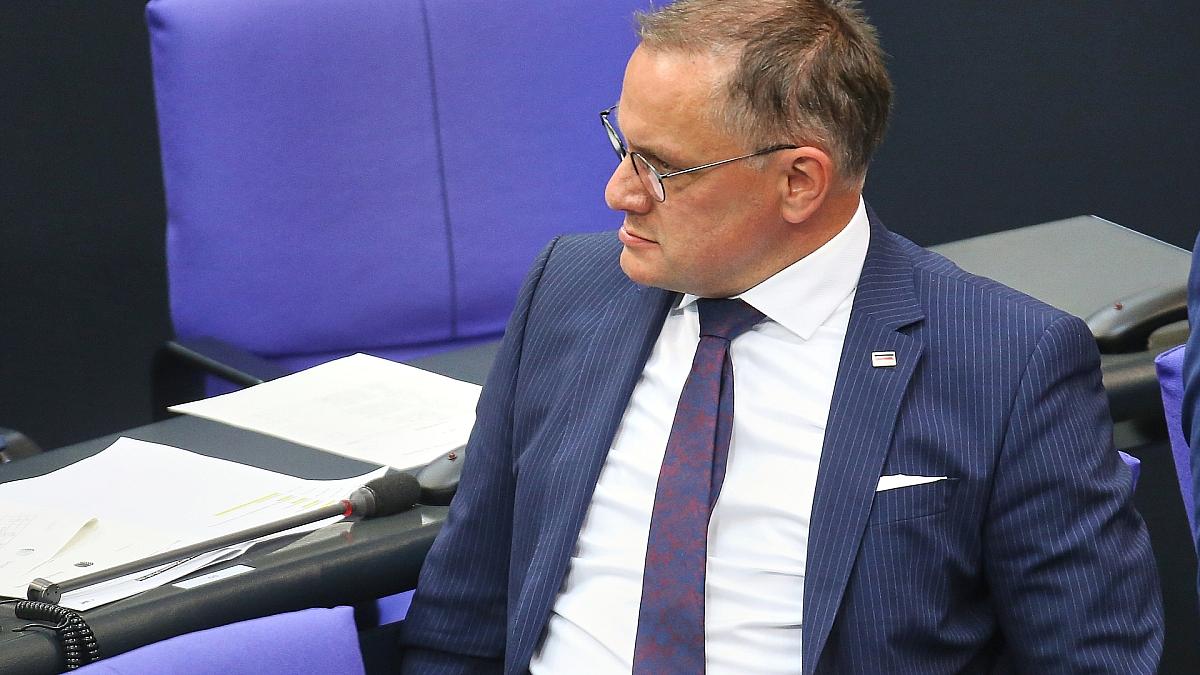 Chrupalla sieht in verschärften Benimmregeln "Professionalisierung"