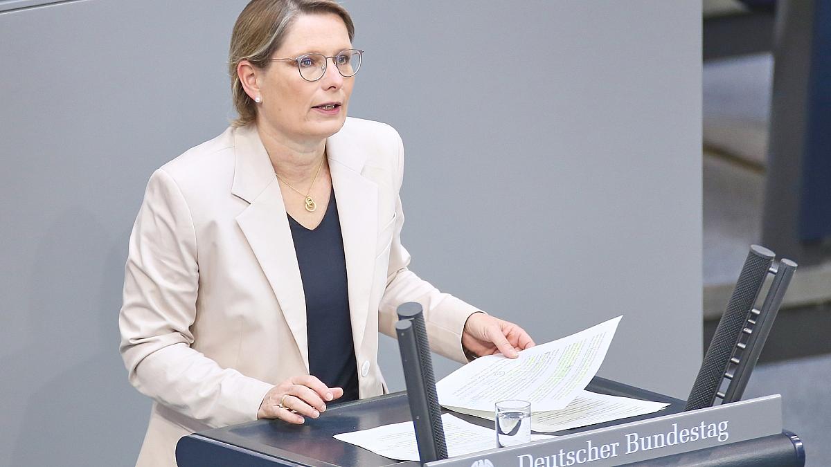 Hubig sieht "sehr viele Verlierer" durch verschobene Richterwahl