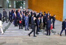 Geringe Frauenbeteiligung bei Investitionsgipfel stößt auf Kritik