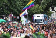 Hunderttausende bei Berliner CSD – Festnahmen bei Gegendemo