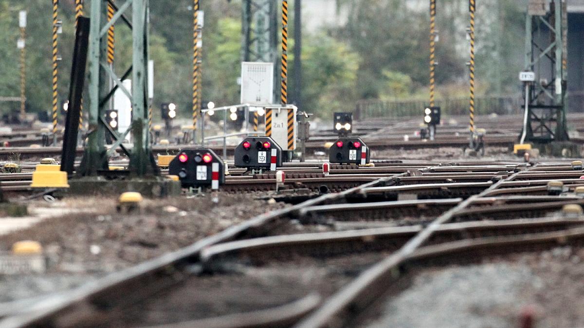 Trassenpreise: Bahn droht mit Angebotskürzungen