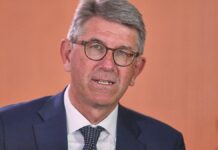 Weimer plant Initiative zur Beschränkung großer Plattformen