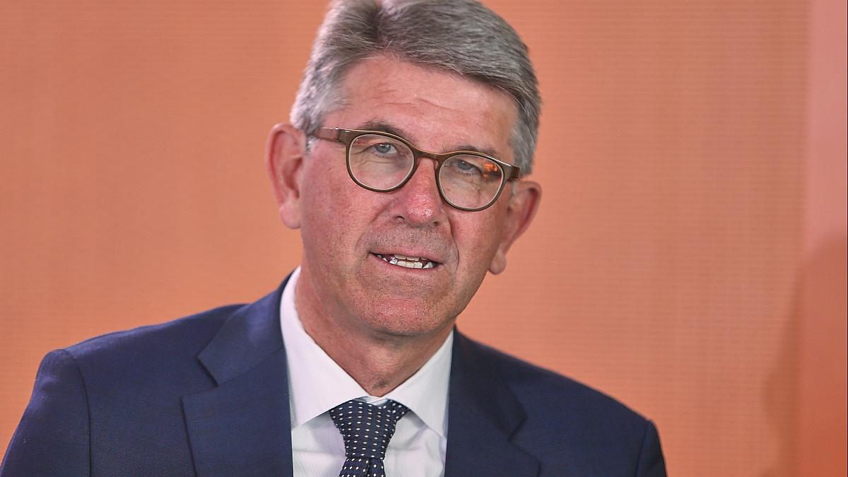 Weimer plant Initiative zur Beschränkung großer Plattformen