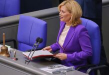 Klöckner weist Kritik an ihrer Amtsführung zurück