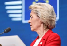 Von der Leyen verteidigt Zoll-Deal mit Trump