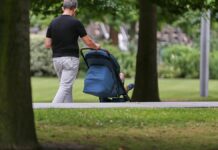 Studie: Väter wollen mehr Zeit mit ihren Kindern verbringen