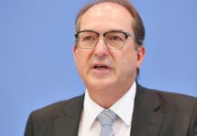 Dobrindt will Selbstbestimmungsrecht vor Missbrauch schützen