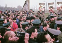 Umfrage: Ostdeutsche schätzen Erbe der friedlichen Revolution sehr