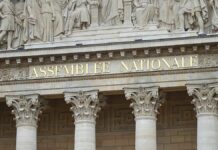 Politik-Krise in Paris: Ifo sieht Risiken für Konjunktur in Europa