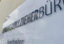 Gerichtsvollzieher in Berlin werden mit Schutzwesten ausgestattet