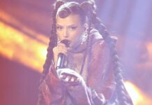 Nina Chuba auf Platz eins der Album-Charts