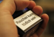 Gesundheitsministerin offen für Initiative zu Auto-Rauchverbot