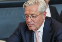 Röttgen will schnelles Beschaffungsprogramm für Abwehr-Drohnen