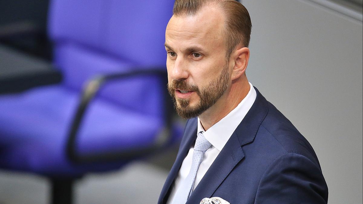 AfD-Abgeordneter verteidigt Post zu ersten Strophen der Ex-Hymne