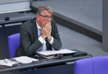 Kulturstaatsminister will Förderung bei Antisemitismus entziehen