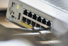 Bei fast jedem Zweiten fällt Internet einmal im Jahr komplett aus