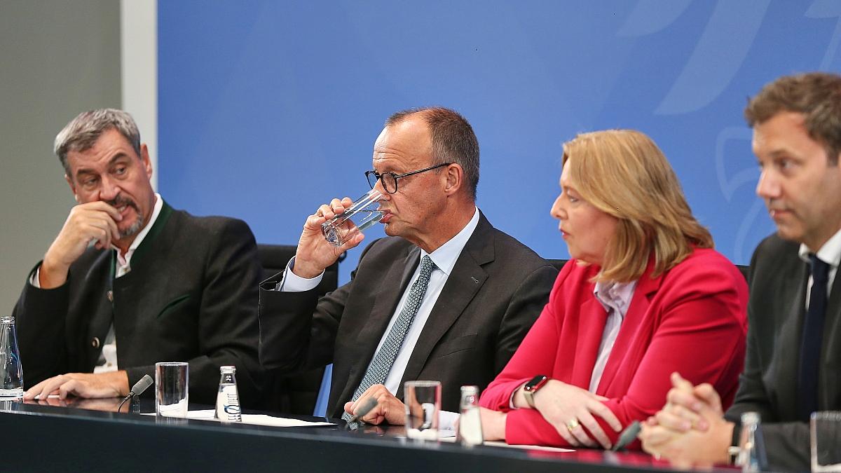 Insa: Regierungsparteien auf Rekordtief