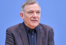 Van Aken wirft Merz Kolonialdenken vor