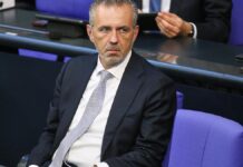 Regierung drängt Industrie zu Investitionen in KI in Deutschland