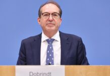 Dobrindt kündigt Offensive gegen hybride Angriffe an