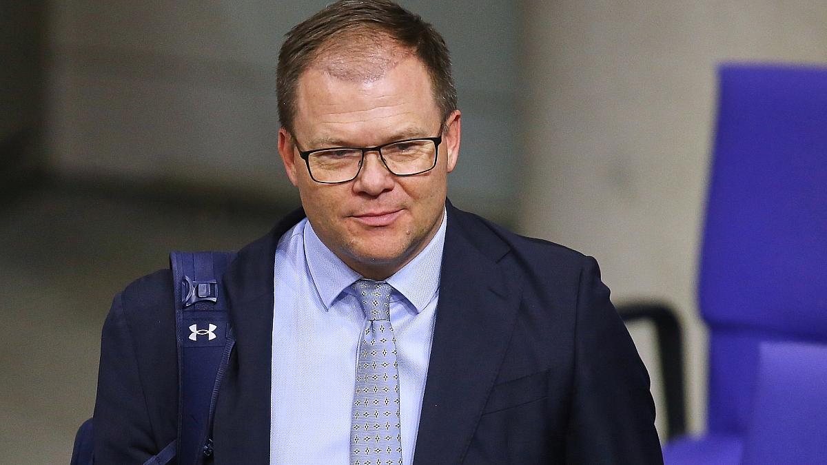 Schneider will Klimaschutz "ohne erhobenen Zeigefinger"