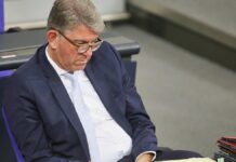 Anhaltende Kritik an Weimer wegen Gipfel und Interessenkonflikten