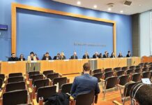 Bundesregierung verteidigt Ukraine-Darlehen