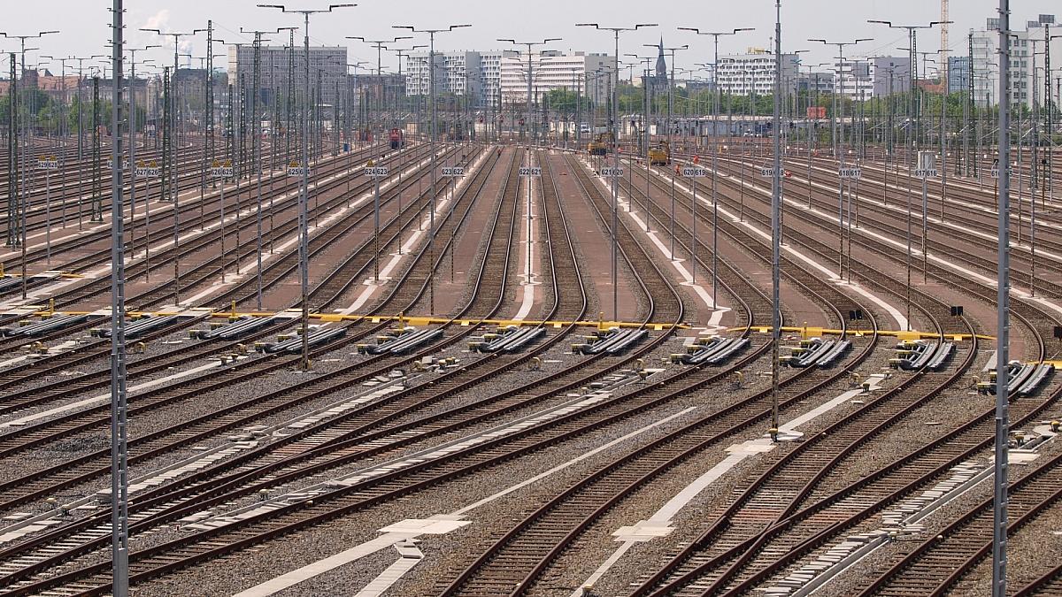 Bahn-Mitarbeiter lassen intern Frust raus
