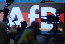 Juli Zeh hält "Brandmauer" für gescheitert