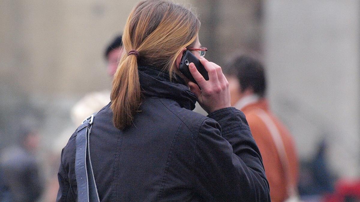Telefon weiter beliebteste Methode für Neujahrsgrüße