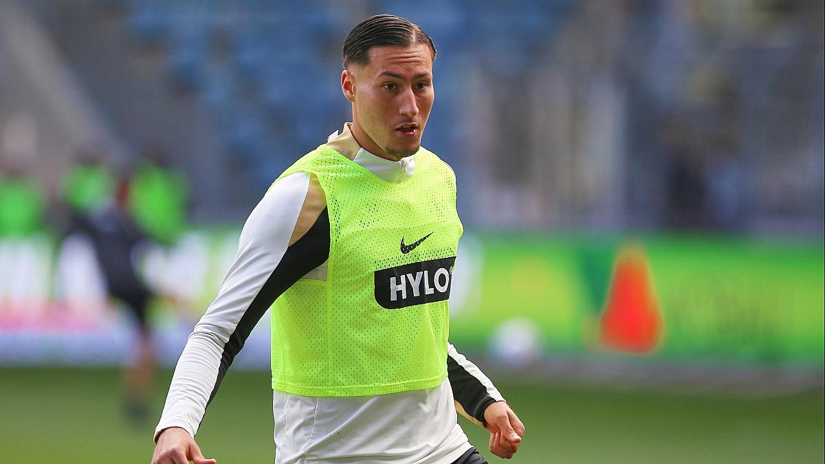 Frankfurt verpflichtet Stürmer Ebnoutalib von Elversberg