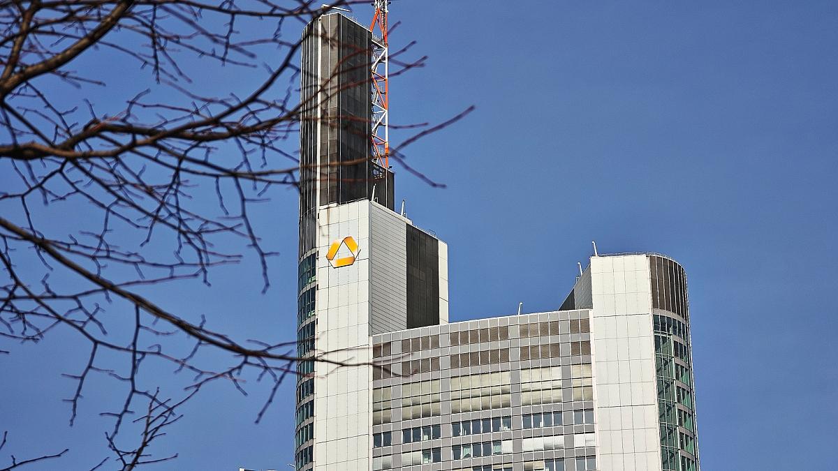 Commerzbank erwartet langen Übernahmekampf mit Unicredit