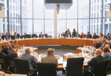 Haushälter sehen Probleme bei Kontrolle von Bundeswehr-Beschaffungen