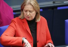 Arbeitsministerin will für Rente "ganz neues System"