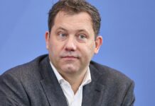 Klingbeil hofft 2026 auf "Lagerfeuer-Momente" bei Fußball-WM