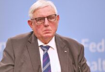 Laumann will bei Pflegereform häusliche Pflege stärken