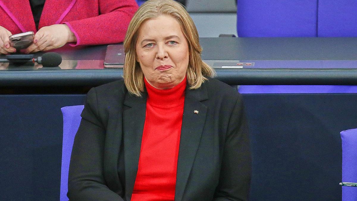 Politbarometer: SPD legt leicht zu - Kritik an US-Außenpolitik