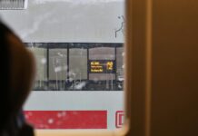 Bahnverkehr wegen Wintereinbruch heftig gestört