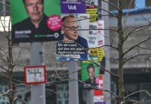 Wahlplakate trotzen laut Umfrage Sozialen Medien